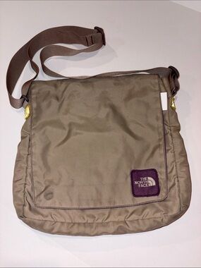 THE NORTH FACE Tan Messenger Bag with Flag Accent 🇬🇧🇯🇵🇨🇳🇫🇷🇺🇸